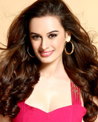 Evelyn Sharma